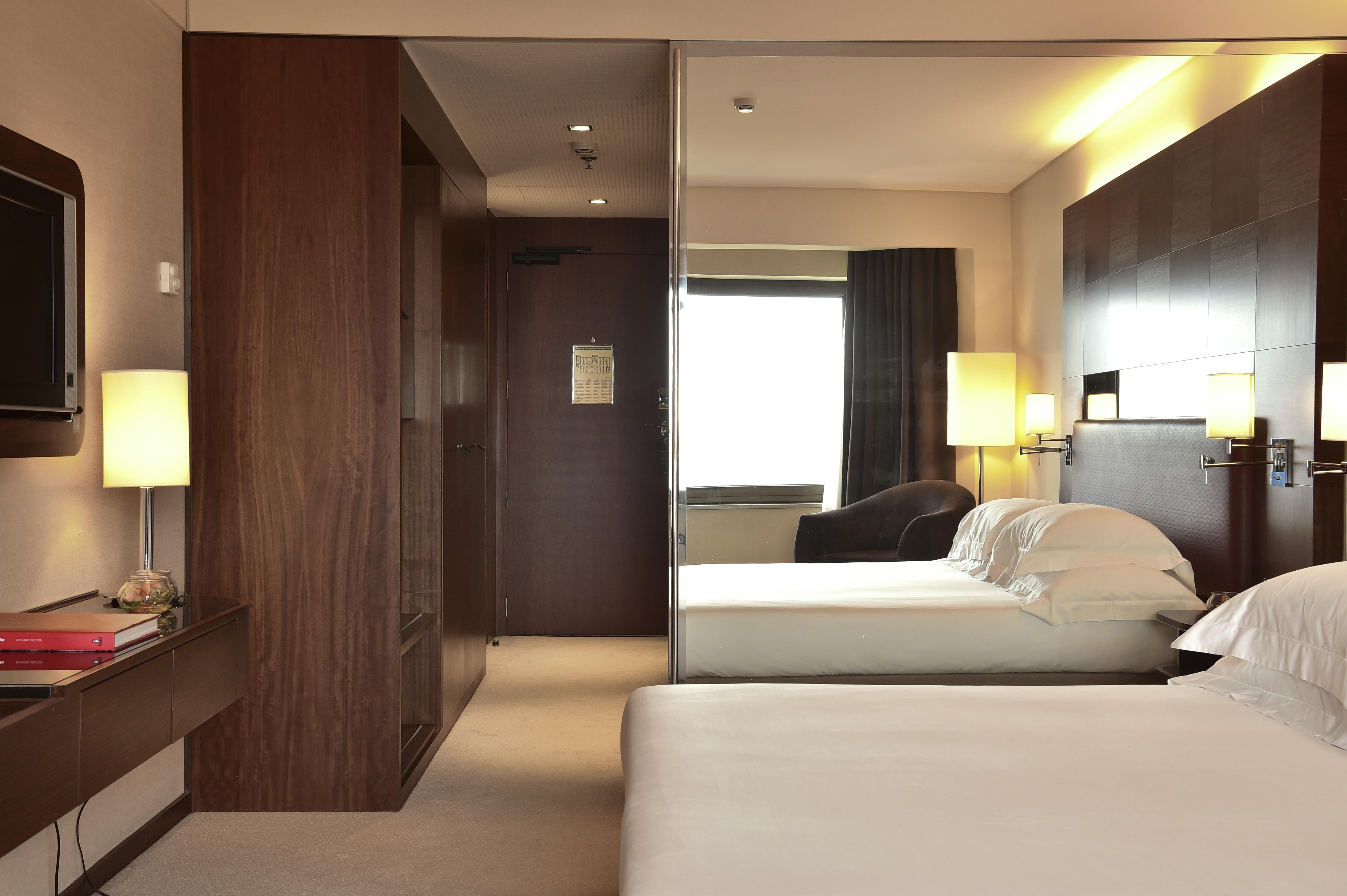 Porto Palacio Hotel By The Editory Εξωτερικό φωτογραφία A room at the hotel
