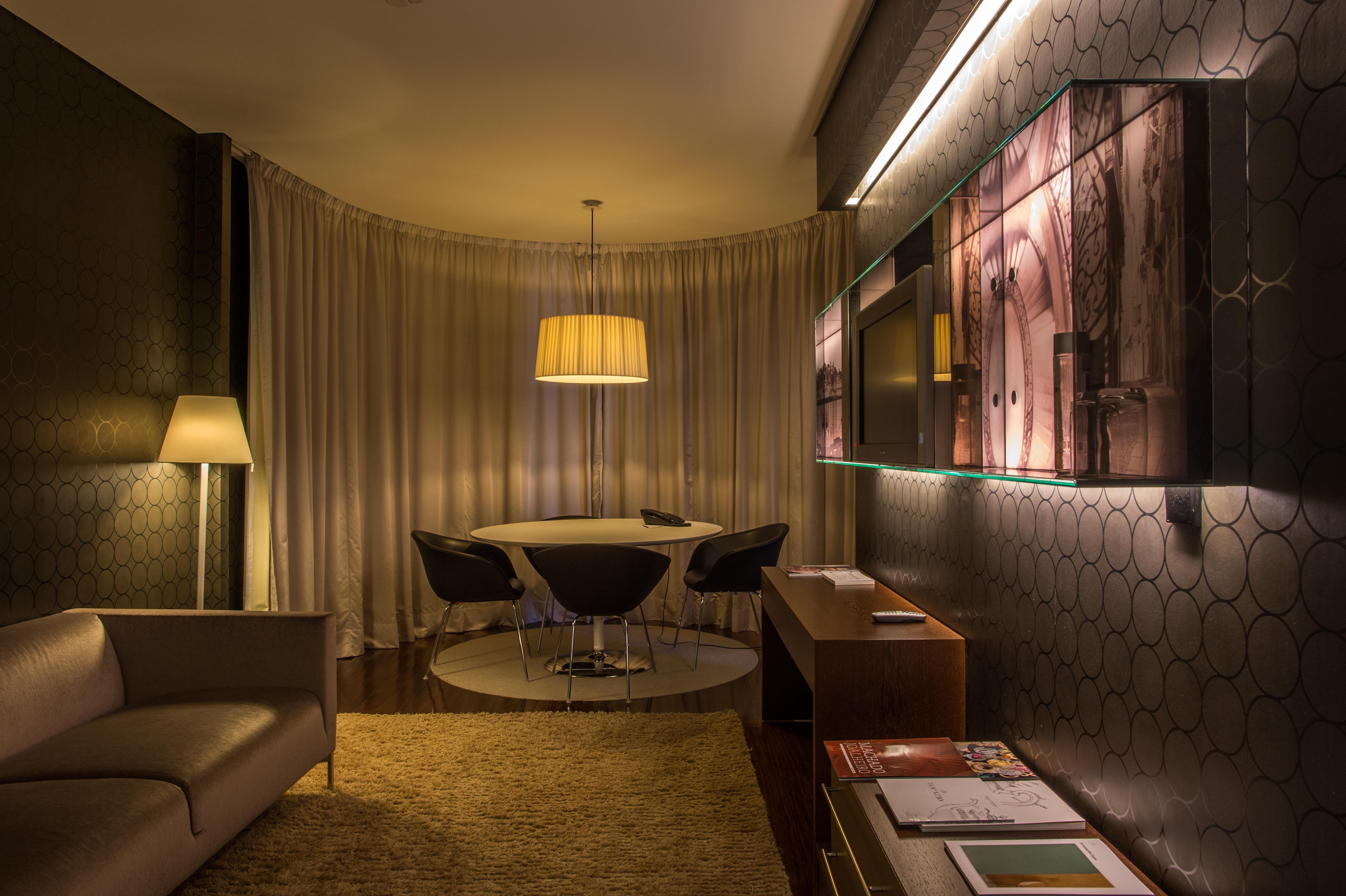 Porto Palacio Hotel By The Editory Εξωτερικό φωτογραφία The interior of a suite at the hotel