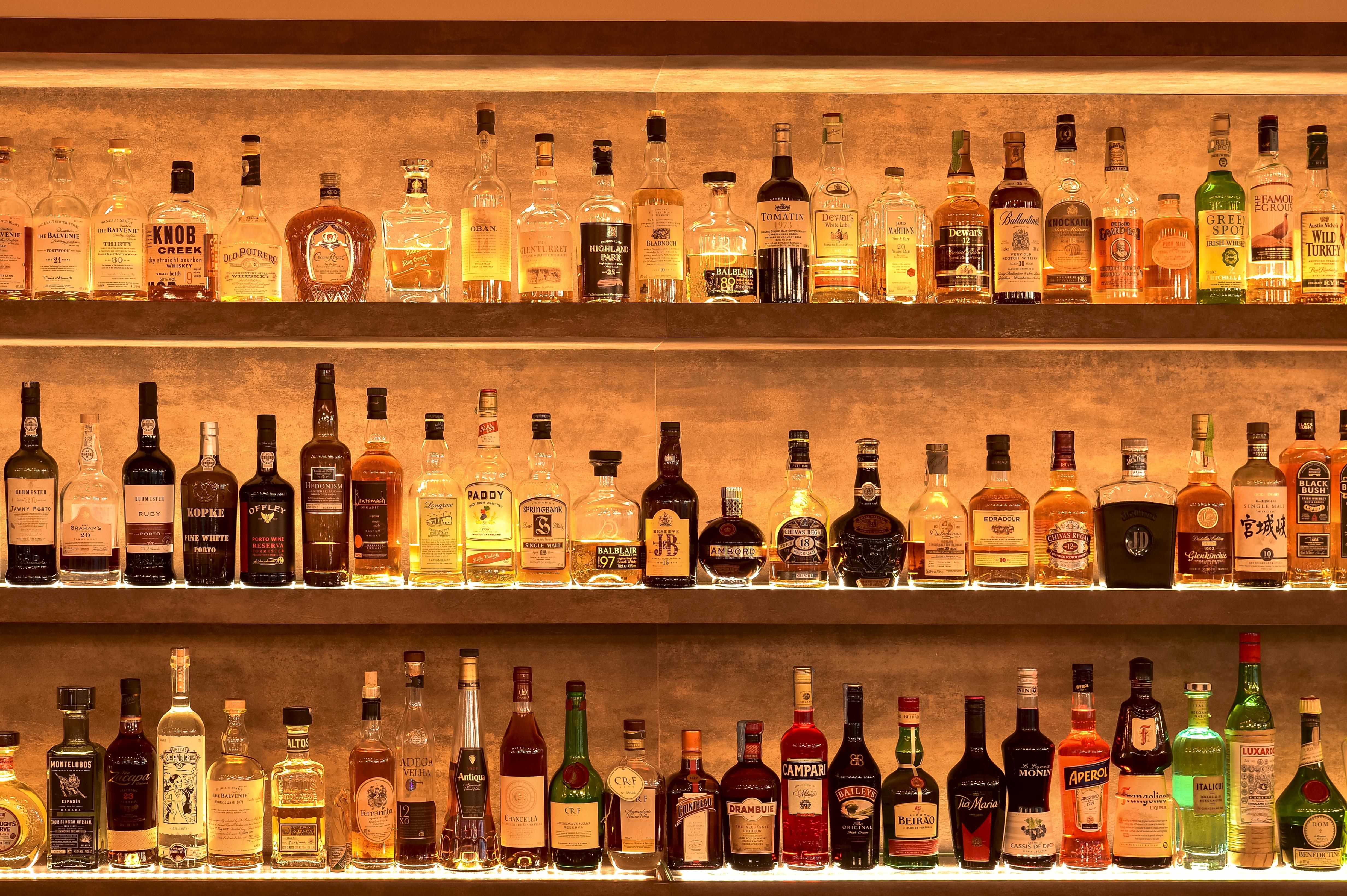 Porto Palacio Hotel By The Editory Εξωτερικό φωτογραφία A selection of spirits