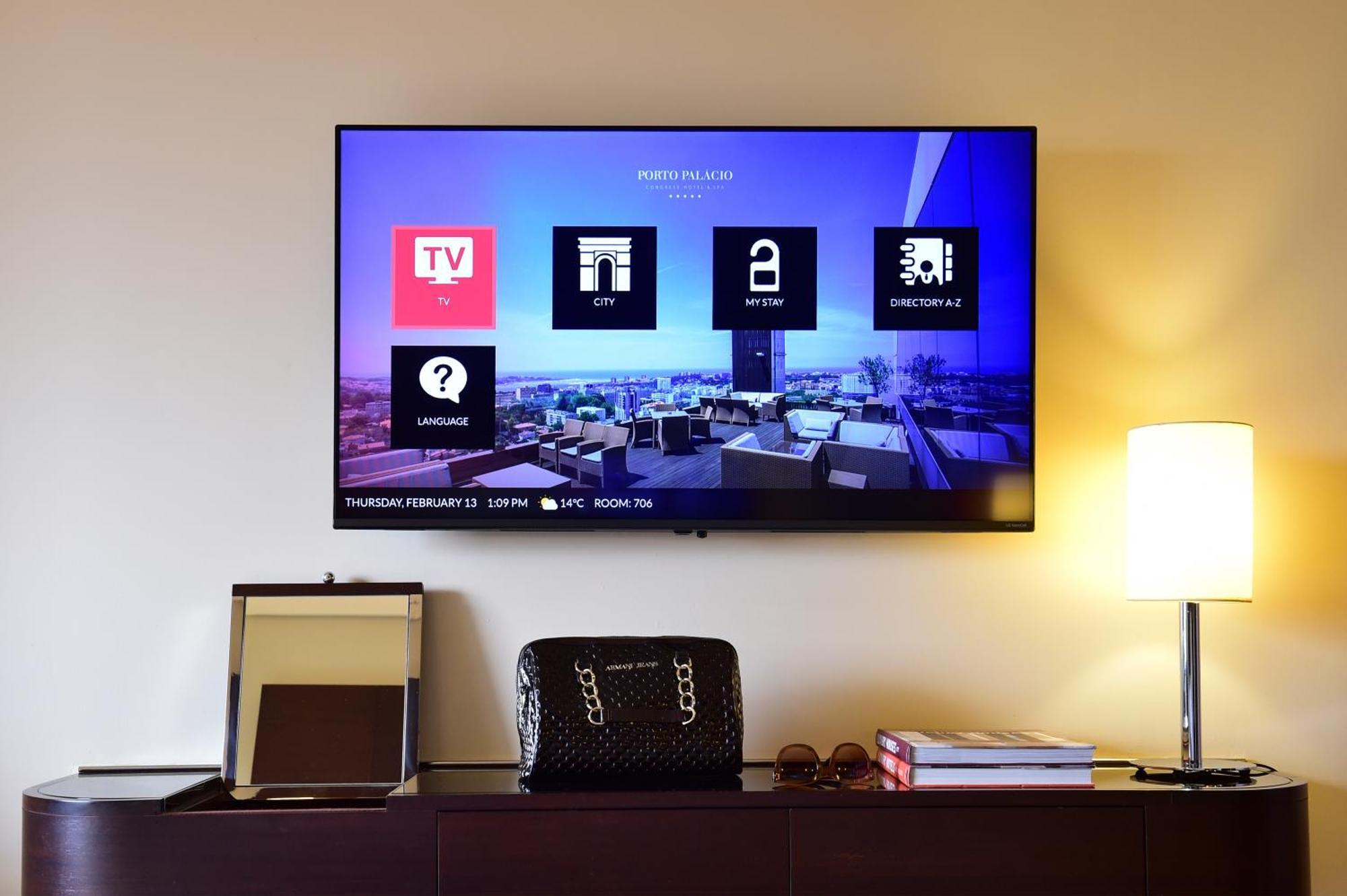 Porto Palacio Hotel By The Editory Δωμάτιο φωτογραφία The Apple TV
