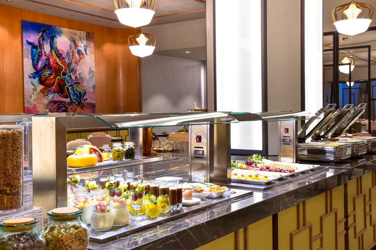 Porto Palacio Hotel By The Editory Εξωτερικό φωτογραφία A buffet at a hotel